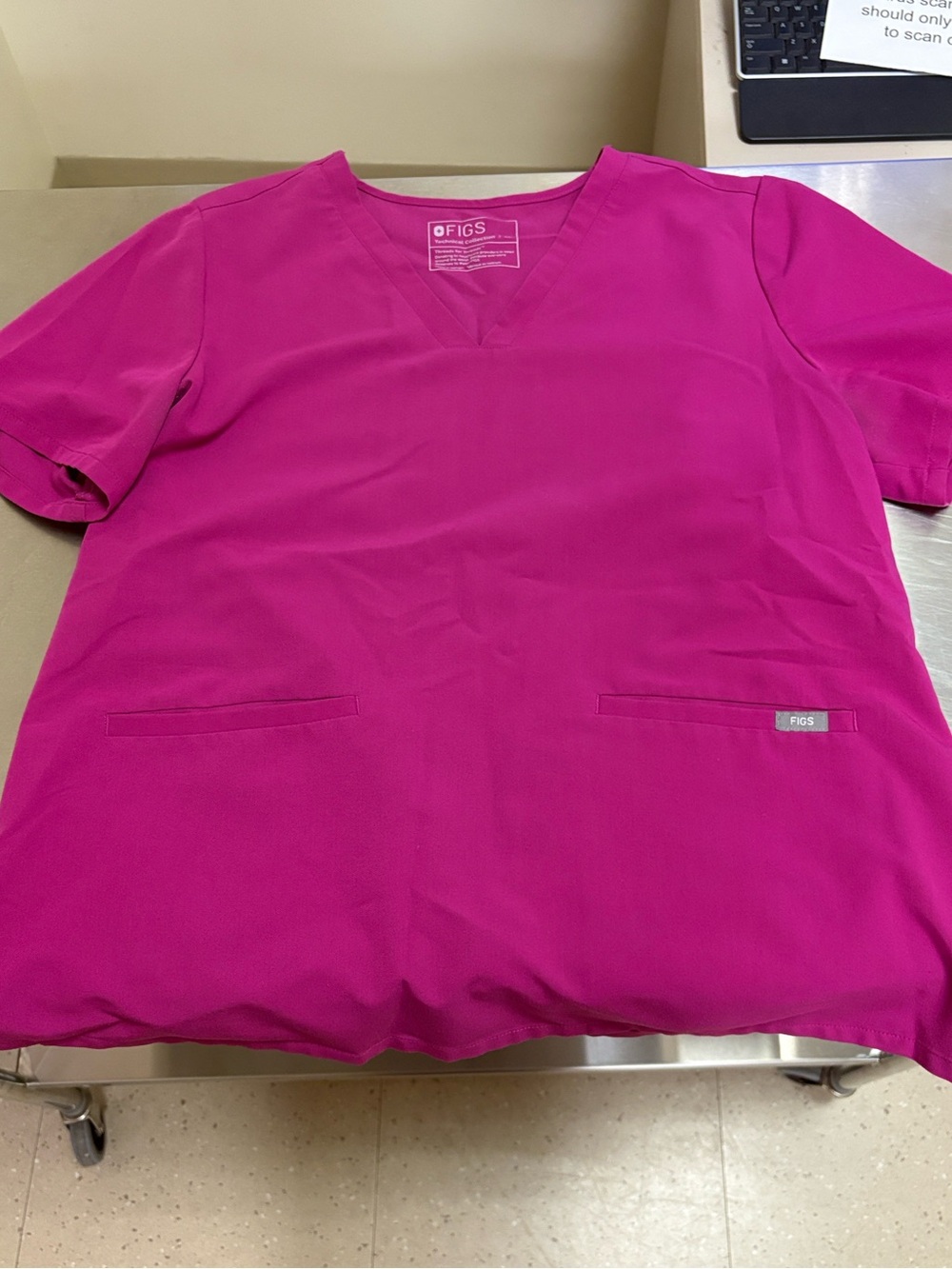 Figs Raspberry Sorbet Casma scrub top